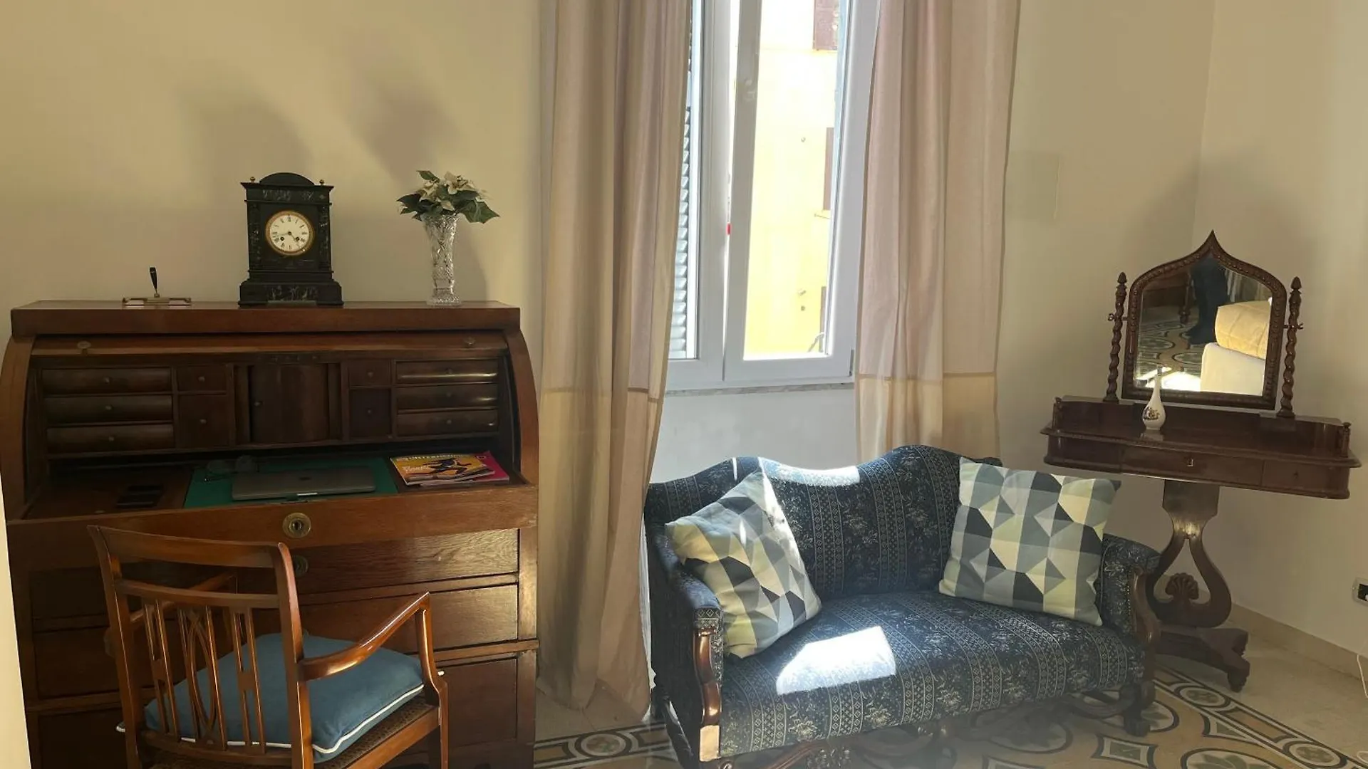 Holiday Apartment Rome Lr Blue